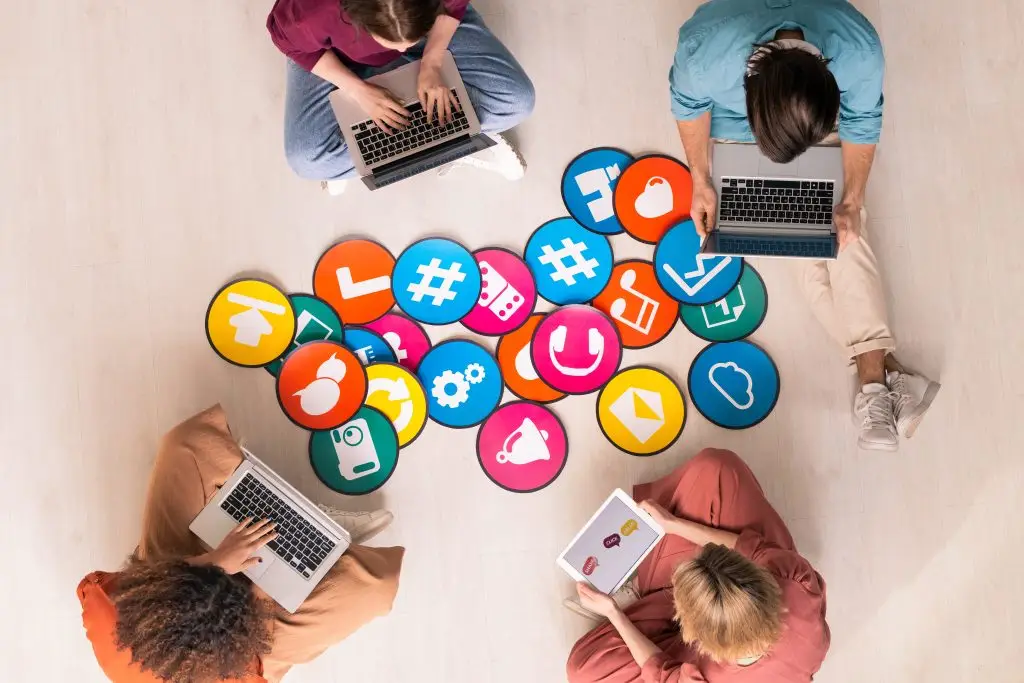 Instagram, Facebook, LinkedIn ve TikTok gibi sosyal medya platformları için profesyonel yönetim hizmetleri.